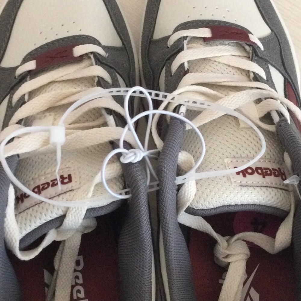 New Reebox Sneaker size 4K - Picture 4 of 9